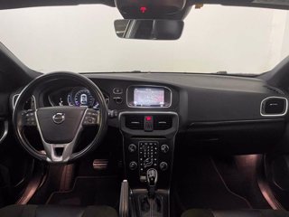 VOLVO V40 * D2 RD MOM GEA