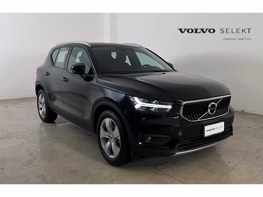 VOLVO XC40 Momentum Pro, D3 AWD automatico