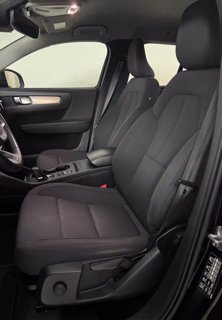 VOLVO XC40 Momentum Pro, D3 AWD automatico