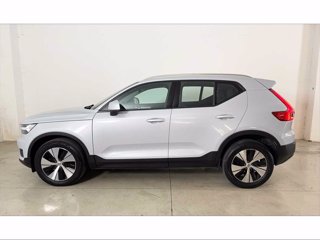 VOLVO XC40 Momentum Pro, T2 automatico Micro Hybrid