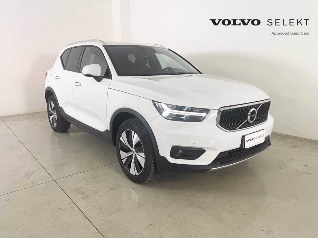 VOLVO XC40 Momentum Pro, T2 automatico