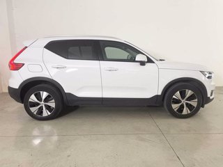 VOLVO XC40 Momentum Pro, T2 automatico