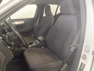 VOLVO XC40 Momentum Pro, T2 automatico