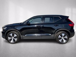 VOLVO XC40 Momentum Pro, T2 automatico Micro Hybrid