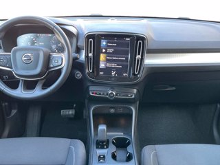 VOLVO XC40 Momentum Pro, T2 automatico Micro Hybrid